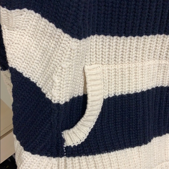 NWT Knit/ Chunky Sweater - Picture 2 of 9